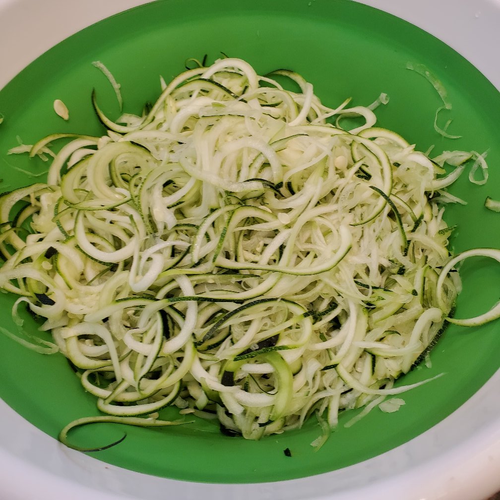vegan zucchini noodles with pesto, plant based diet, vegan diet, vegan recipes, vegan foods, vegan pasta 