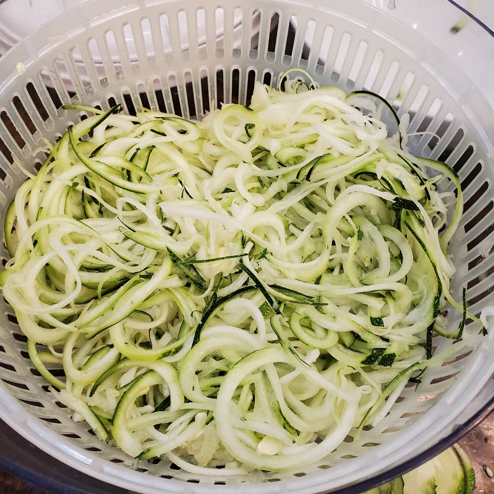 plant-based zucchini noodles, vegan zucchini noodles with pesto, plant based diet, vegan diet, vegan recipes, vegan foods, vegan pasta 