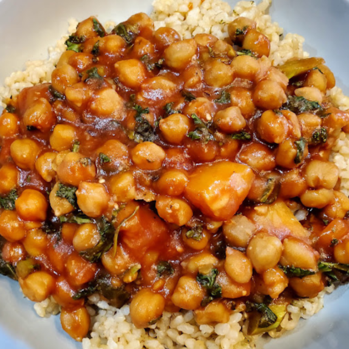 Sweet and Sour Kale and Chickpea Bowl | Oil-Free